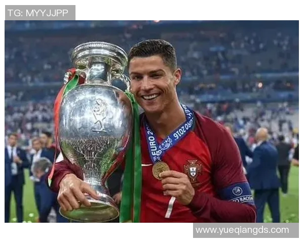 全球足坛巨星风采：盘点各国足球传奇人物及其辉煌成就